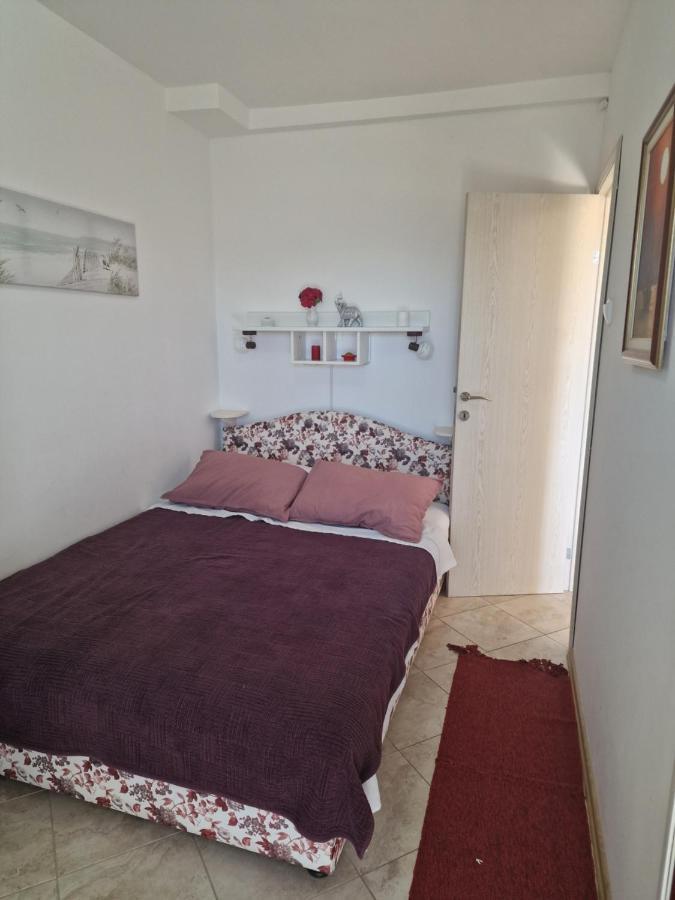 Marta Apartment Petrovac Екстер'єр фото